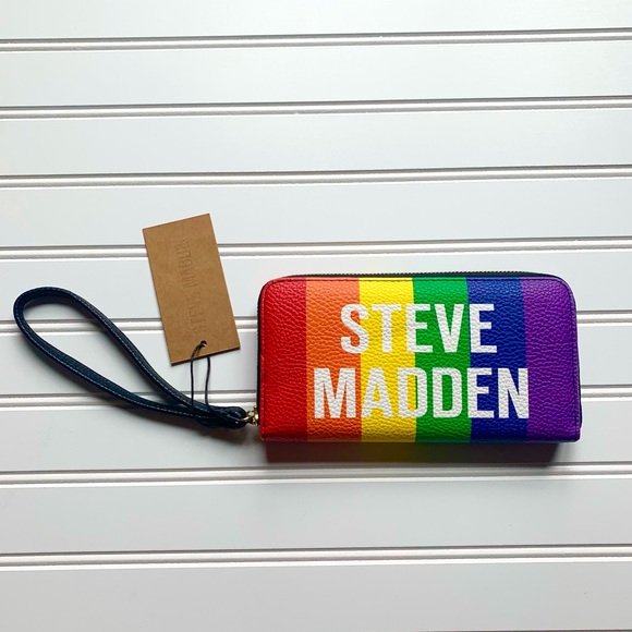 COPY - Steve Madden LBGTQ+ pride wristlet wallet - Picture 2 of 5